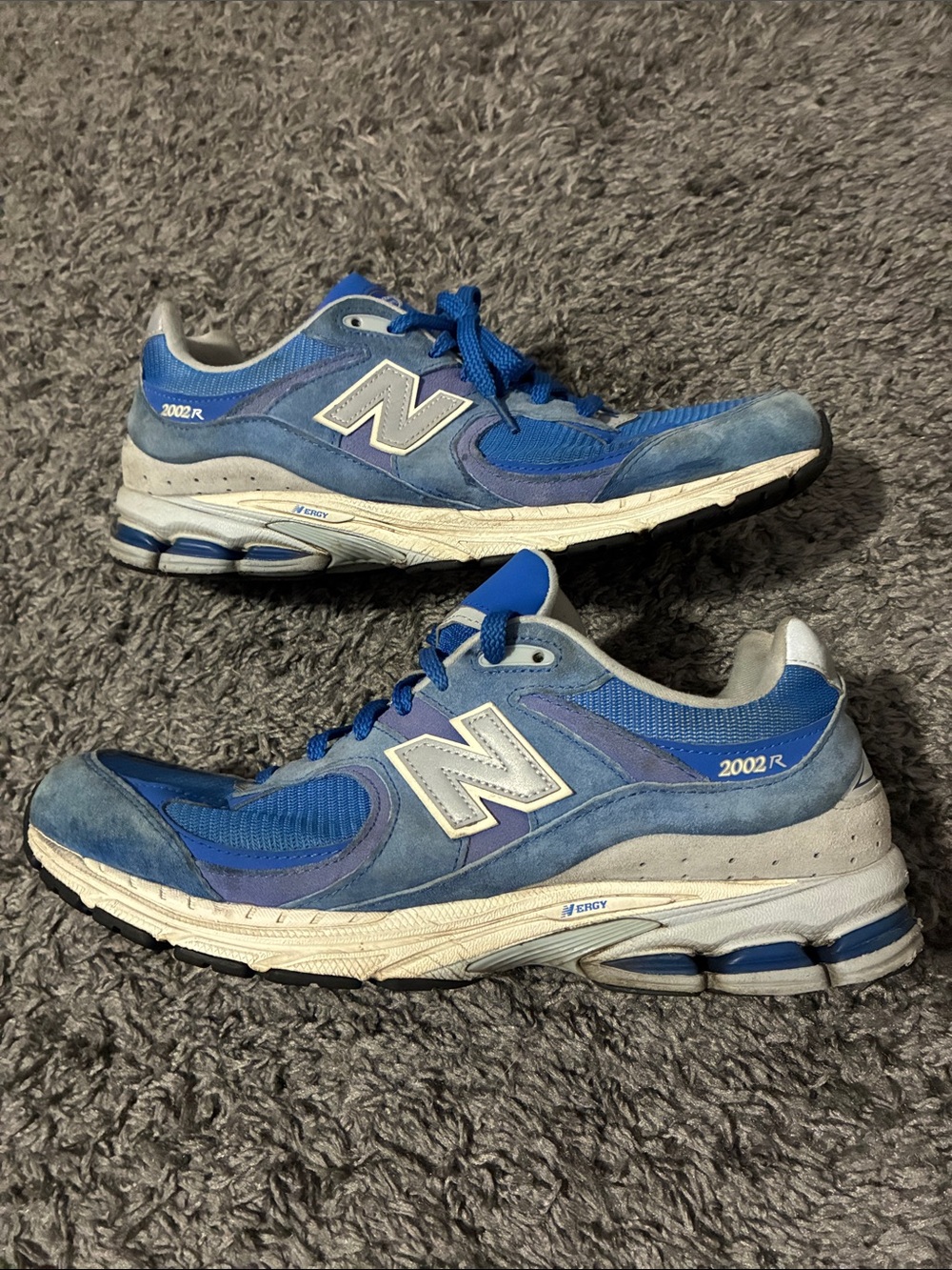 New balance 2002r